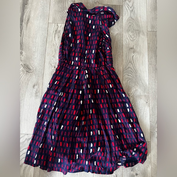 Elegant Red and Blue Patterned Dress - Picture 5 of 5
